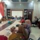 Ketua Komisi I DPRK Aceh Tamiang, Miswanto sedang memimpin Rapat Dengar Pendapat (RDP) terkait persoalan guru P3K yang belum ditempatkan,Senin (6/5).Foto.Dok.Komisi I DPRK Aceh Tamiang. Waspada/Ist