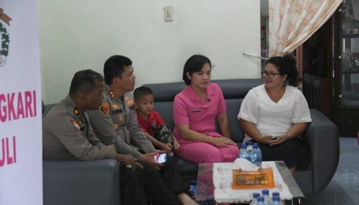 Jelang HUT Ke-77 Bhayangkara, Kapolres Simalungun Santuni Warakawuri