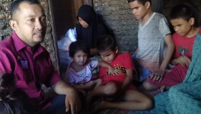 Anak Pidolidolok Sekeluarga Buta Total, Mohon Bantuan