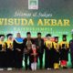 WAKIL Bupati Deliserdang HMA Yusuf Siregar didampingi Pembina YPI Al-Fakhri, Arif Syah Pohan, SE, SH, dan lainnya foto bersama siswi berprestasi usai menghadiri Wisuda Akbar RA/SD IT/SMP IT Yayasan Pendidikan Islam Al-Fakhri TA 2022-2023 di Gedung Maruli Convention Center Jl. Medan-Binjai Km 15 Diski Kecamatan Sunggal Kabupaten Deliserdang, Kamis (15/6). (Waspada/Ist)