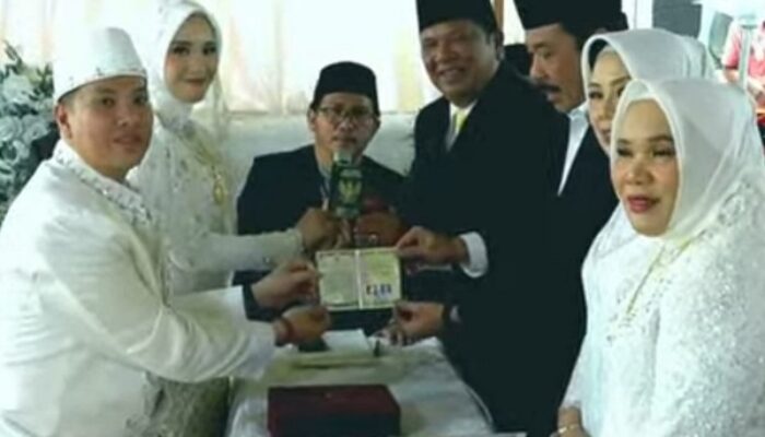 Wali Kota Padang Sidimpuan Nikahkan Putrinya