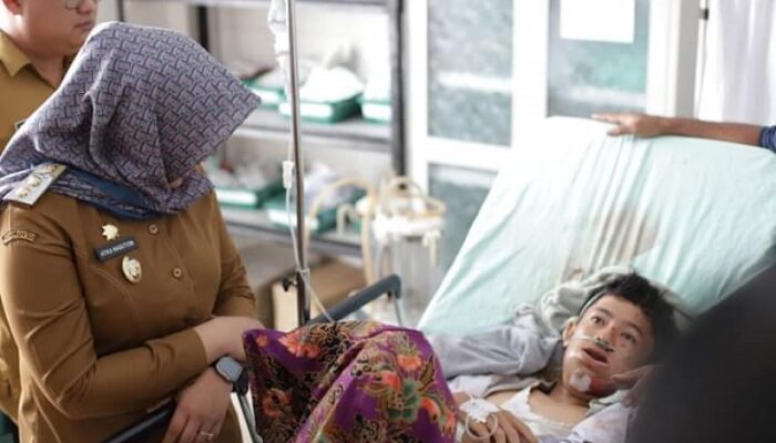 Atika Prihatin Lihat Penderita Cerebral Palsy