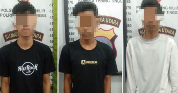 Ketiga pelaku bongkar toko sepatu di Kota Tebingtinggi. Waspada/Ist