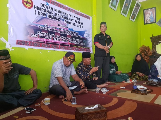 Ketua DPW, R. Suhadi Berutu beri sambutan. (Waspada/Khairul Boangmanalu)
