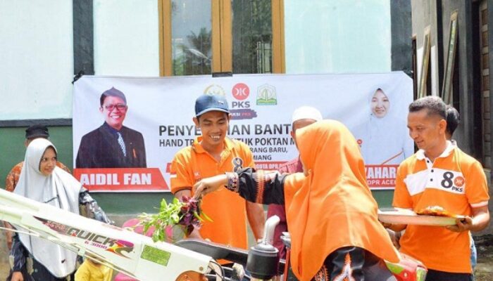 Dukung Kemajuan Pertanian Di Aceh Tamiang, PKS Bantu Hand Traktor