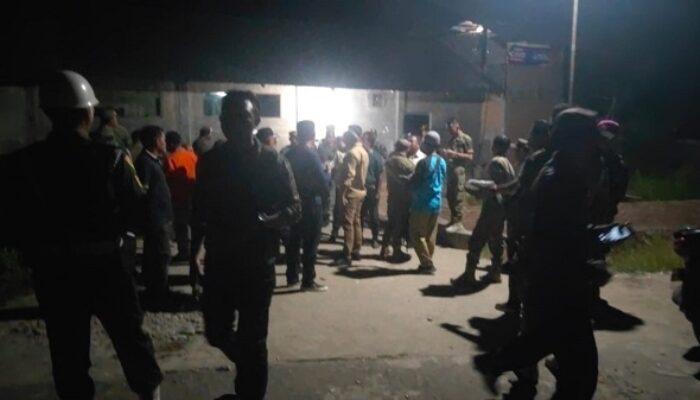 Tim Gabungan Tertibkan Cafe Dan Warung Remang-remang