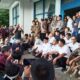 Bupati Madina HM Jafar Sukhairi Nasution, Wakil Bupati Atika Azmi Utammi Nasution dan sejumlah pimpinan OPD menerima warga Singkuang 1. Waspada/ist