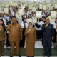 Wali Kota Susanti Dewayani (tengah depan) pose bersama 371 PPPK fungsional tenaga guru di lingkungan Pemko Pematangsiantar formasi 2022 dan lainnya, usai menyerahkan SK secara langsung kepada mereka di ruang data Setdako, Balai Kota, Jl. Merdeka, Selasa (27/6).(Waspada-ist).