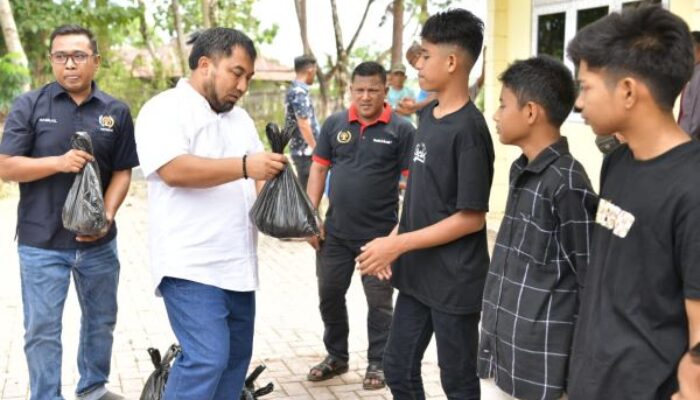 PWI Dan Forkopimda Aceh Besar Bagikan Daging Meugang Untuk Anak Yatim