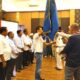 Ketua PWI Sumut Farianda Putra Sinik menyerahkan Pataka PWI kepada Kodir Pohan sebagai Ketua terpilih PWI Tabagsel Periode 2023-2026, Rabu (7/6). Waspada/ist.