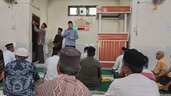 Salim Fakhry Anggota DPR RI Shalat Jumat Di Masjid Istiqomah Agara