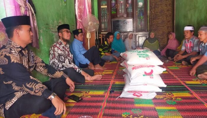 PD Muhammadiyah Madina Bantu Korban Kebakaran Sihepeng