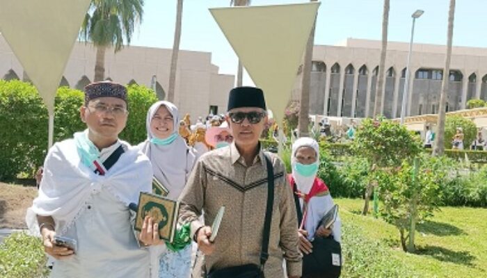 Calhaj Kloter 13 Kunjungi Percetakan Alquran