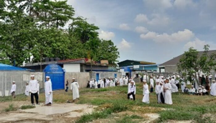 Ratusan Santri Dan Ormas Islam Pertahankan Bangunan Pondok Pesantren Dari Ancaman Penggusuran PTPN II