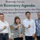 Kepala Kadin Net Zero Hub, Dharsono Hartono bersama WKU Koordinator Bidang Kemaritiman, Investasi dan Luar Negeri yang juga Ketua Pokja Lingkungan Hidup Berkelanjutan Kadin Indonesia, Shinta Widjaja Kamdani, Ketua Kadin Sumatera Utara Firsal Ferial Mutyara, WKU Bidang Hubungan Internasional – Kadin Indonesia, Dino Vega, WKU Bidang Investasi – Kadin Indonesia, Tony Wenas, WKU Bidang Pengembangan Ekonomi Daerah – Kadin Indonesia, Mulyadi Jayabaya dan lainnya, foto bersama di sela kegiatan Business Forum Green Economy, Senin (24/7).