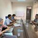 Kepala Kanwil I KPPU, Ridho Pamungkas (tengah kiri) didampingi staf saat meminta keterangan pihak Pertamina terkait kelangkaan LPG 3Kg yang diwakili Sales Branch Manager Region I, Staleva Putra Ghita Daulay, di Kantor KPPU Kanwil I Medan, Rabu (26/7).
