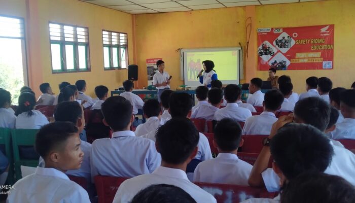 Honda Edukasi Safety Riding Pelajar Nias