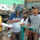 KANIT Reskrim Polsek Dolok Masihul IPTU AM Purba saat menggeledah gudang botot milik J. Waspada/Ist