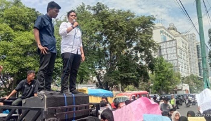 Aliansi Kawal Pemilu Demo Tolak Komisioner KPU dan Bawaslu Tapteng Melanggar Etik
