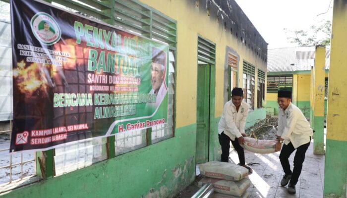 Santri Ganjar Salurkan Bantuan Ke Sekolah Terdampak Kebakaran Di Sergai