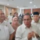 GUBSU H Edy Rahmayadi bersama PPPK foto bersama usai penyerahan SK secara simbolis di Aula Martabe. Waspada/ist