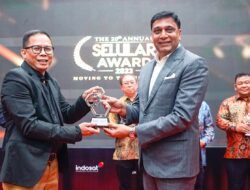Bawa Indosat Bertumbuh Memberdayakan Indonesia, Vikram Sinha Meraih CEO Of The Year 2023