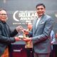 Presiden Director & CEO Indosat Ooredoo Hutchison, Vikram Sinha raih penghargaan CEO of The Year di Selular Award ke-20.