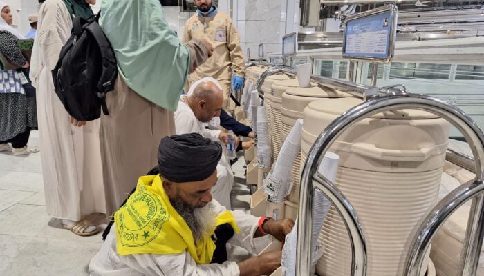 Alhamdulillah, Jemaah Haji Dapat 10 Liter Zamzam