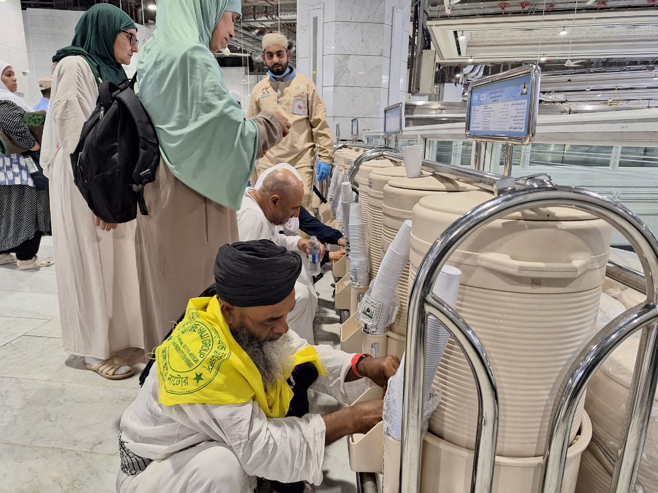 Alhamdulillah, Jemaah Haji Dapat 10 Liter Zamzam