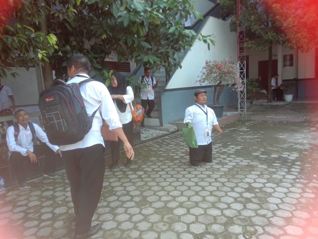 Dr Ahmad Faury, seorang difabel sedang mengikuti tahapan seleksi calon Badan Pengawas Pemilu (Bawaslu) Kabupaten Serdang Bedagai, Sumatera Utara, Selasa 4 Juli 2023. Waspada/ist