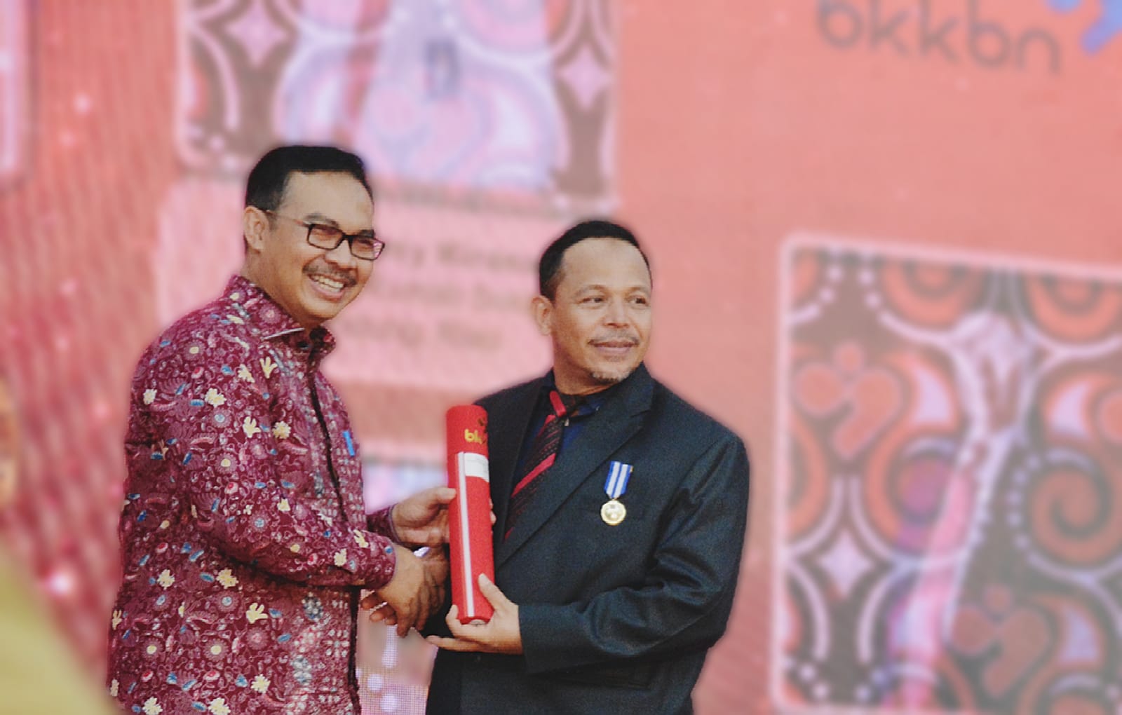 Bupati Pidie Jaya Raih Penghargaan MKK Dari BKKBN
