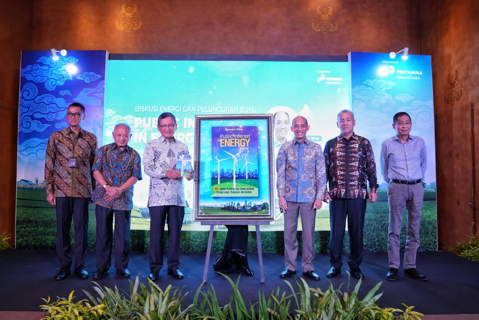 Membahas Berbagai Aspek Tentang Energi Nasional Dan Global, Arcandra Tahar Terbitkan Buku “Public Interest in Energy Sector”