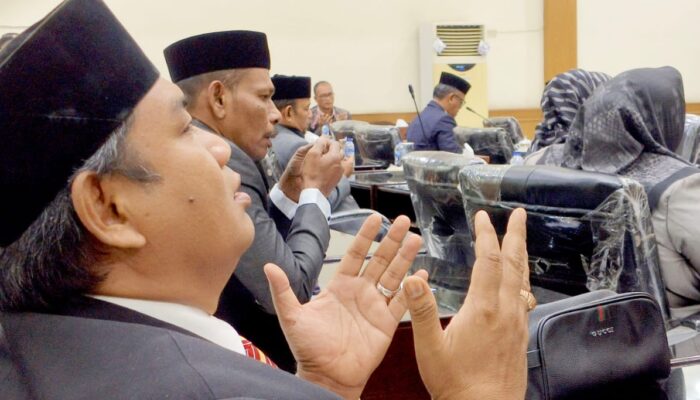 Rapat Proses PAW Pimpinan DPRK Pidie Dramatis