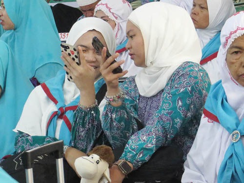 Foto-foto Haru Sambut Kedatangan Kloter 5 Di Asrama Haji Medan
