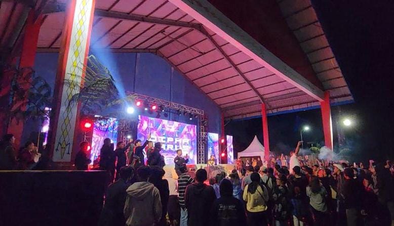 Antusiasme masyarakat Kabupaten Tanah Karo saat menghadiri acara tahunan Festival Bunga dan Buah tahun 2023 di Taman Mejuah Juah, Berastagi, Karo.