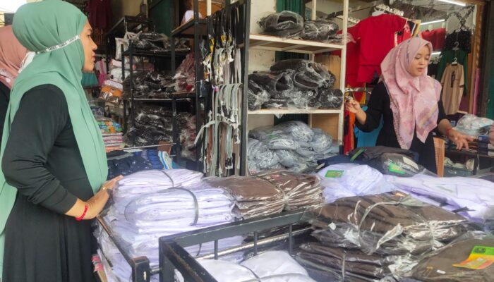 Pedagang Seragam Sekolah Di Kota Langsa Sepi Pembeli