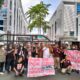 Anggota DPRD Sumut Rudy Hermanto, menerima peserta aksi dari Forum Mahasiswa dan Masyarakat Peduli Hukum (Formasih) yang menggelar aksi unjukrasa di depan gedung DPRD Sumut, Senin (10/7). Waspada/Partono Budy