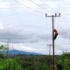 Petugas PLN sedang melakukan pemasangan komponen Jaringan Tegangan Menengah (JTM) di Kepulauan Nias.