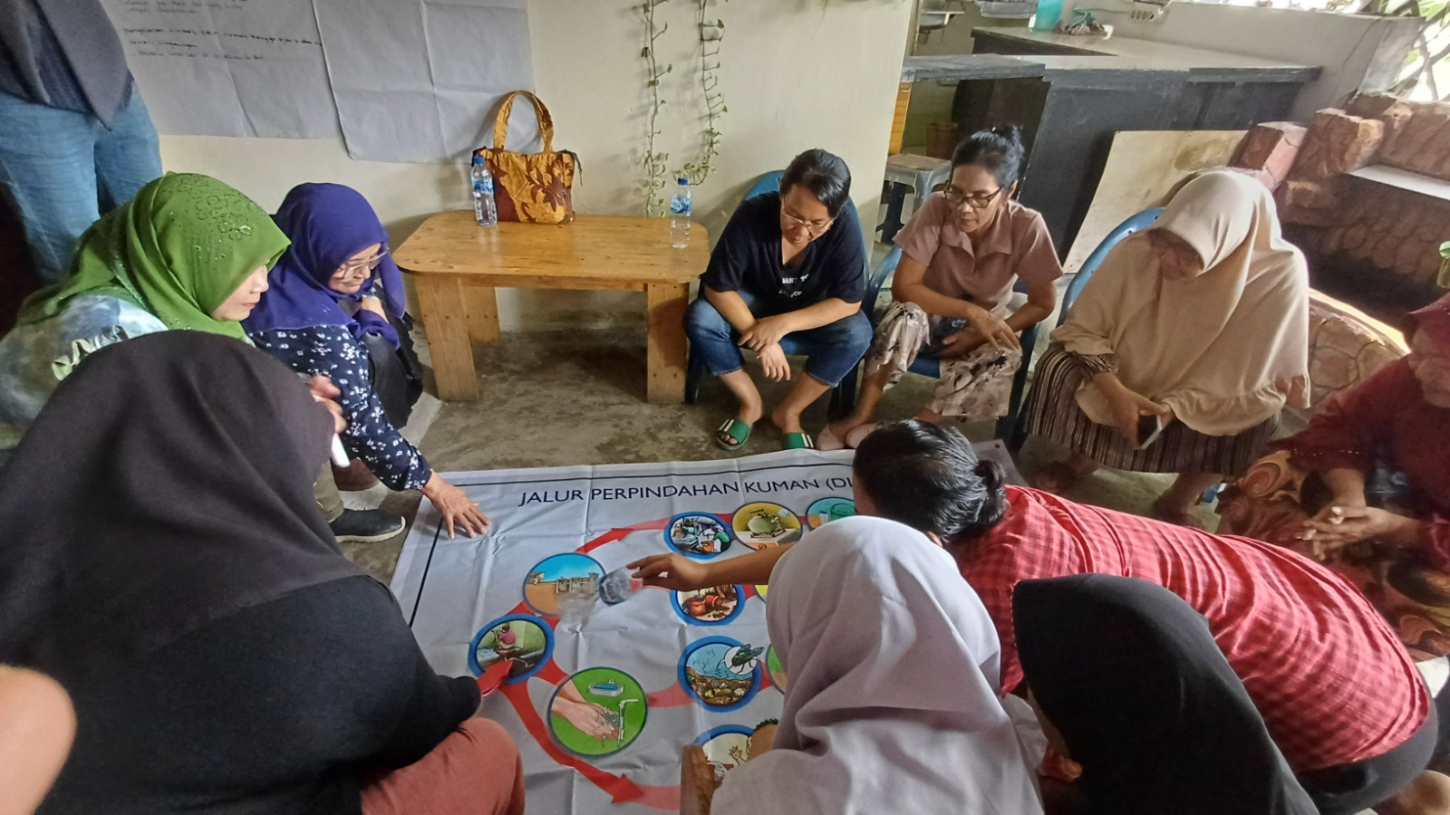 USAID IUWASH Tangguh Edukasi Warga Tentang 5 Pilar STBM
