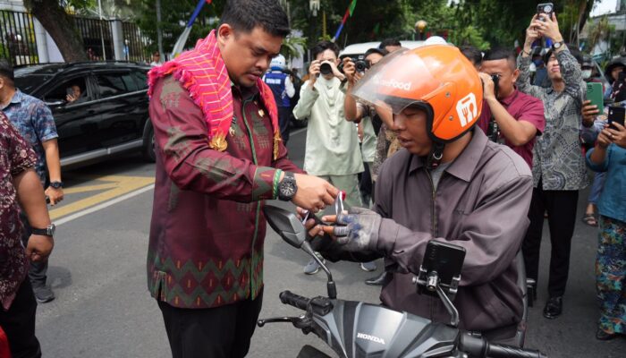 Kemendagri Apresiasi Pemkab/Pemko Sukseskan Gerakan Pembagian 10 Juta Bendera Merah Putih