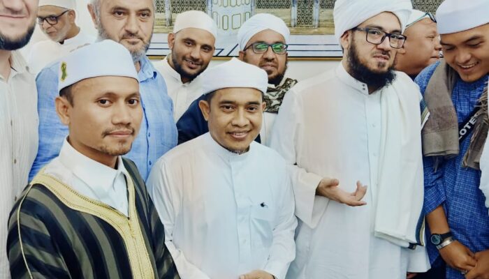 Tuan Guru Besilam Bersilahturrahmi Kepada Ulama Dunia Sayid Ahmad Bin Muhammad Bin Al Alawi Al Maliki Di Mekkah