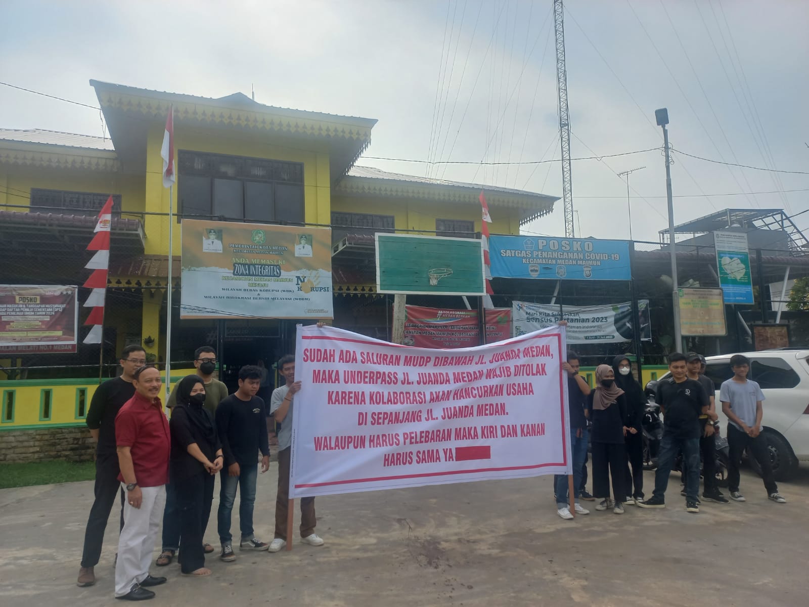 Tolak Pembangunan Underpass Juanda, Puluhan Pekerja Dalitan Coffee Demo