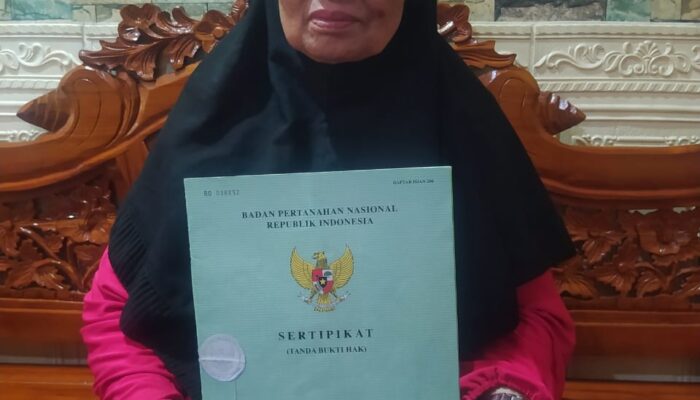 Ruko Miliknya Diklaim Orang Lain, Nek Ratna Minta Perlindungan Hukum Ke Presiden