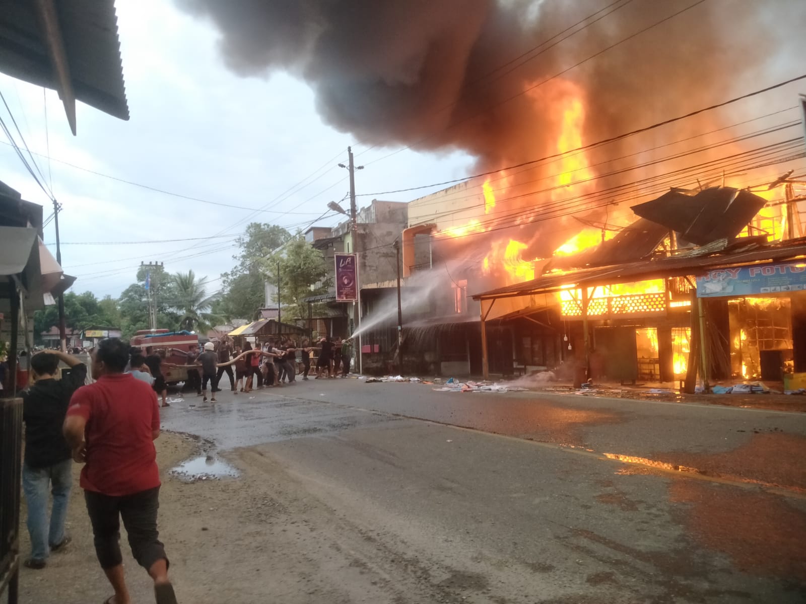 Jelang Maghrib, 8 Ruko Warga Abdya Habis Terbakar