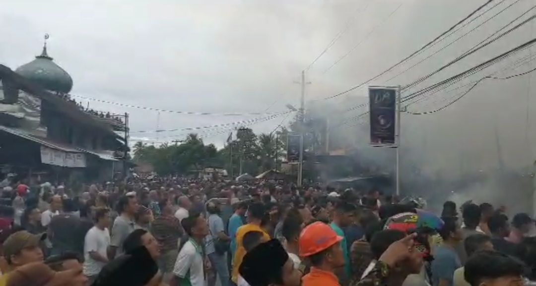 Jelang Maghrib, 8 Ruko Warga Abdya Habis Terbakar