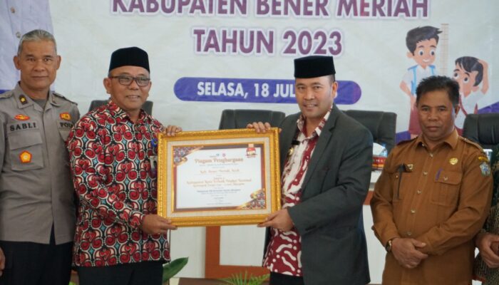 Pemkab Bener Meriah Terima Dua Penghargaan Dari BKKBN