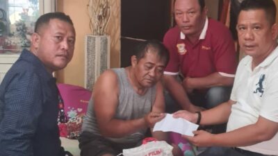 Wartawan Alami Kecelakaan, Ketua Pewarta Jenguk dan Berikan Bantuan