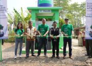 Peresmian pembangunan sarana air bersih untuk lebih dari 25 keluarga di Desa Ridogalih, Bekasi, dalam rangka memperingati hari jadi ke-38 Manulife Indonesia melalui program "Semakin Hari Semakin Baik".