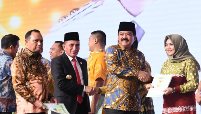 Atika Terima 18 Sertifikat Barang Milik Daerah Madina