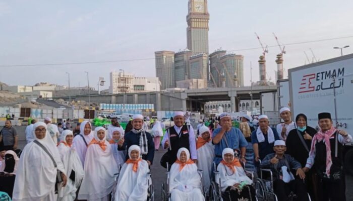 Ketua Kloter Dampingi Jamaah Saat Ibadah Ke Masjidil Haram